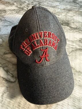 New University of Alabama Hat Nike One Size Fits All gray With Crimson Letters